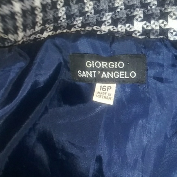 A black, white, black pattern vest - Picture 3 of 3